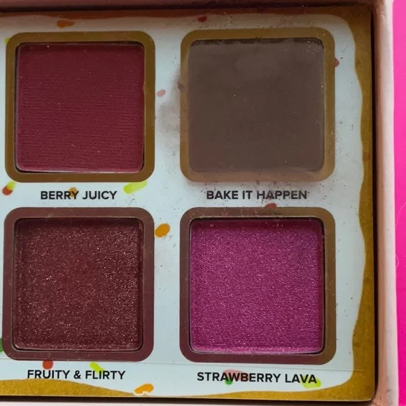 🍓 TOO FACED POP-TARTS ®️ FROSTED STRAWBERRY EYE SHADOW PALETTE 🍓 NWT 🍓